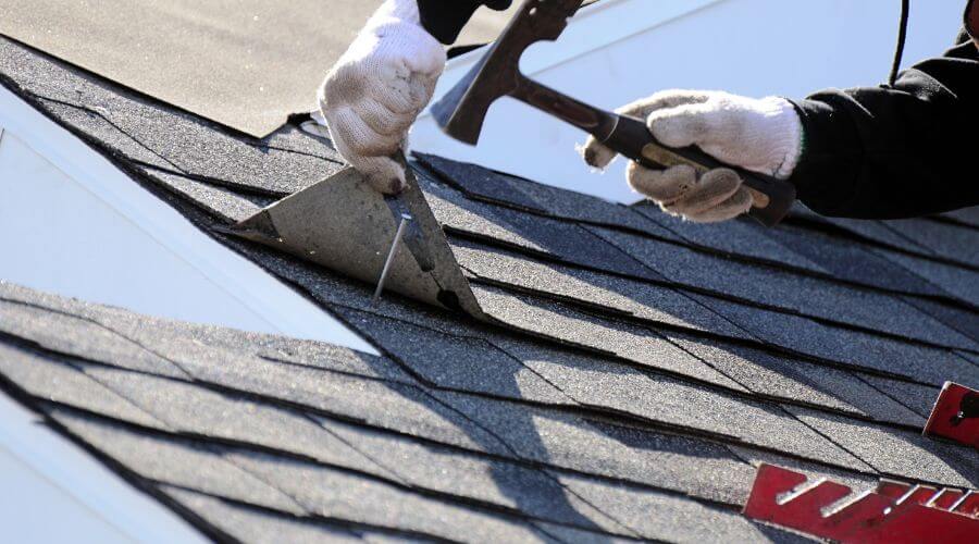 Expert Emergency Roof Repairs services in East Peoria, IL